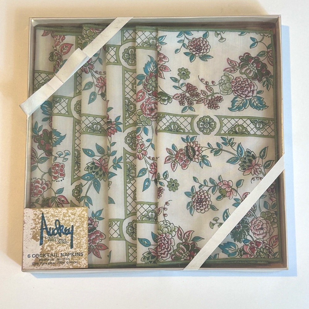 Set of 6 Vintage Audrey Floral Cocktail Napkins